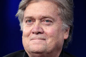 Júri condena Bannon por desacato ao Congresso dos EUA