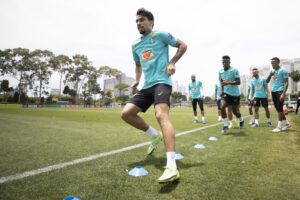 Paquetá durante treino da Seleção Brasileira