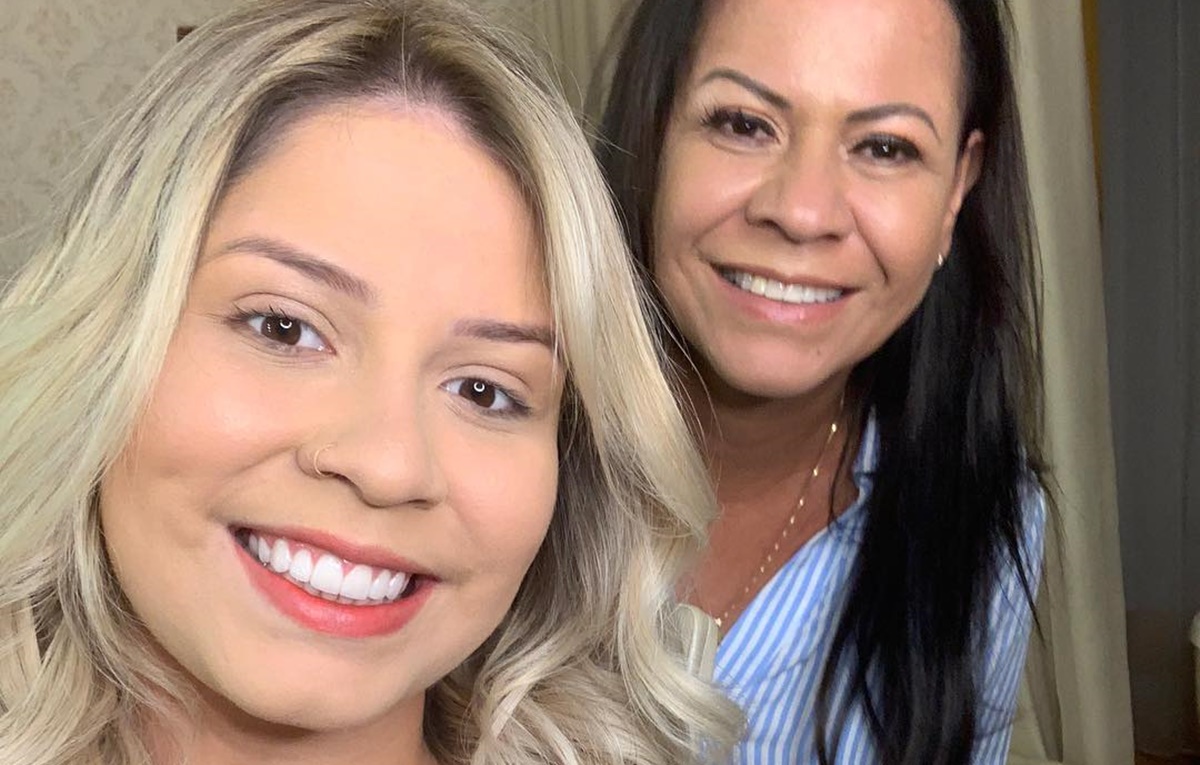 Ruth Moreira ainda não teve forças para mexer no quarto da cantora. Mãe de Marília Mendonça guarda roupa e celular com áudio para Maraisa