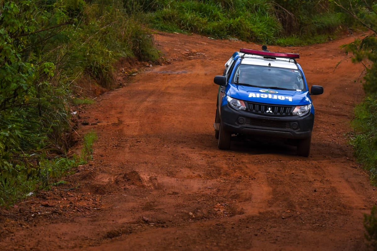 Polícia reduz equipes em Abadiânia no cerco ao suspeito de matar três pessoas em Corumbá