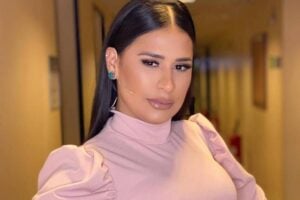 "Sou uma mulher honesta, mãe fiel ao meu esposo". Simone Mendes rebate crítica de seguidora evangélica: "Sou honesta" Simone e Simaria Simone, da dupla com Simaria, conta que já foi presa nos Estados Unidos