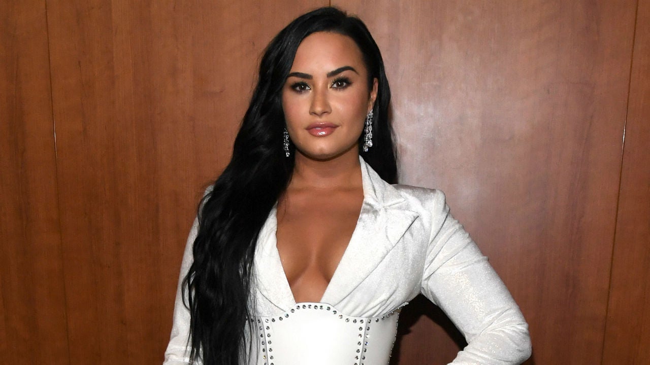 "Todos nós merecemos orgasmos”, escreveu a cantora e atriz. Demi Lovato anuncia sua própria marca de vibradores vibrador lovato