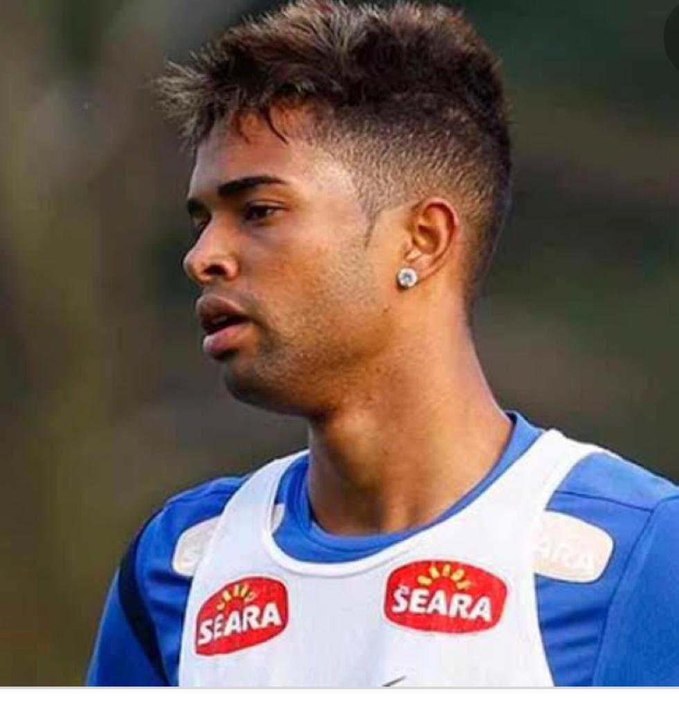 Jogador Giva é agredido por PM