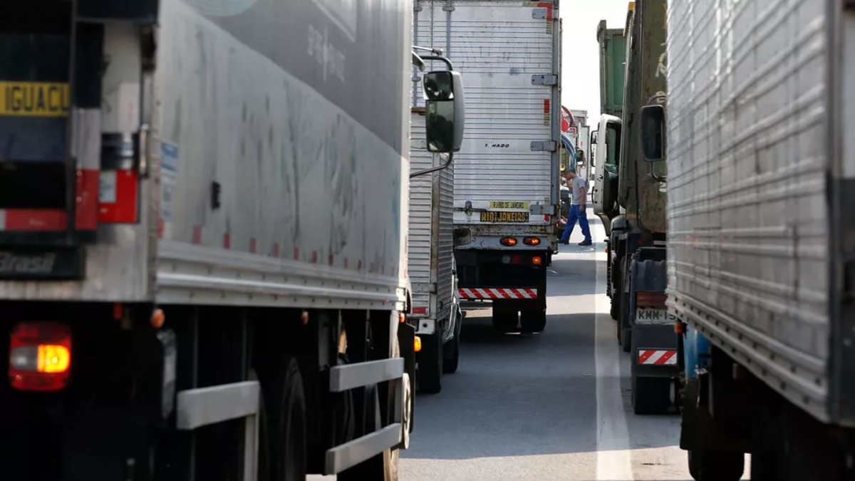 Governo edita MP para facilitar retirada de circulação de caminhões com mais de 30 anos (Foto: Reprodução - Agência Brasil)