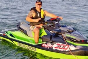 Ronie Peter foi denunciado pelo MPDFT (Ministério Público do Distrito Federal) Sargento do DF que chefiava agiotagem vira réu Sargento da PM preso por agiotagem ostentava carros de luxo e mansões no DF