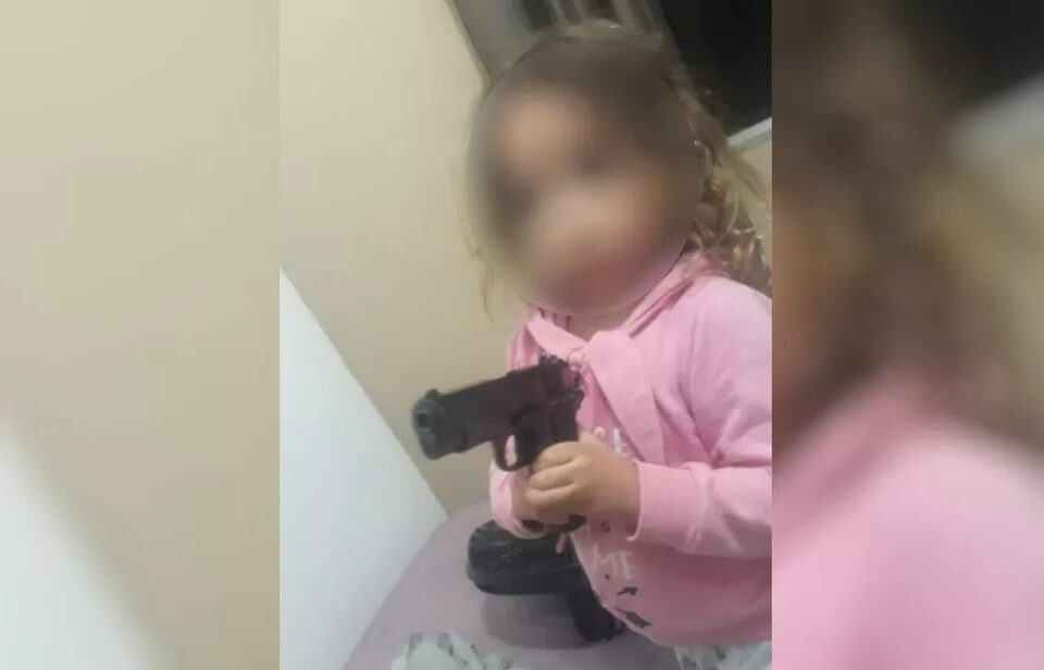 Preso conselheiro tutelar que enviou mensagens com ameças à ex-mulher em Jandaia (Foto: Polícia Civil)