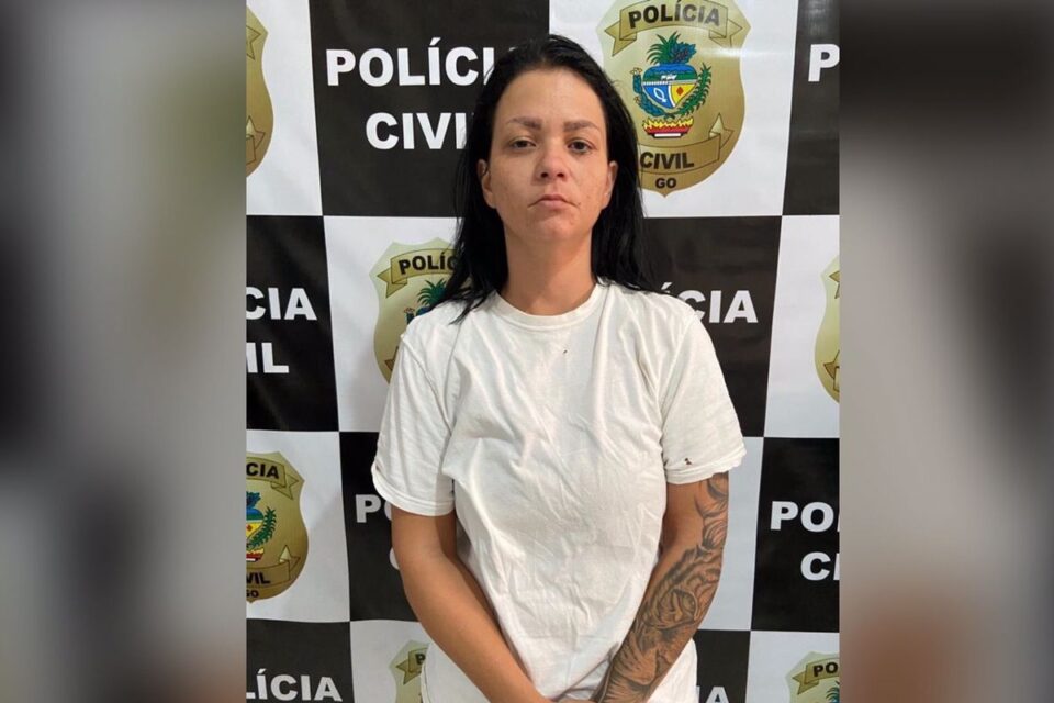 Mulher é presa acusada de furto, estelionato e roubo em Valparaíso de Goiás