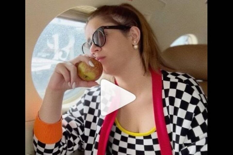 Uma hora antes do acidente, Marília Mendonça fez post embarcando em avião