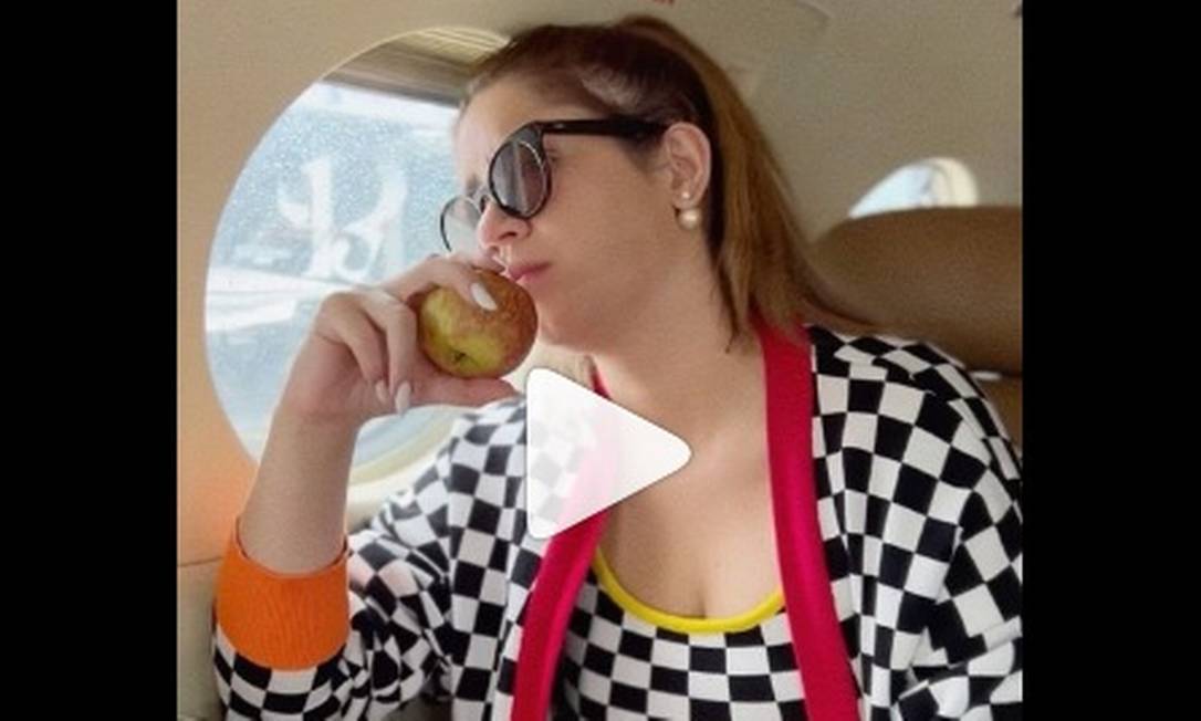Uma hora antes do acidente, Marília Mendonça fez post embarcando em avião