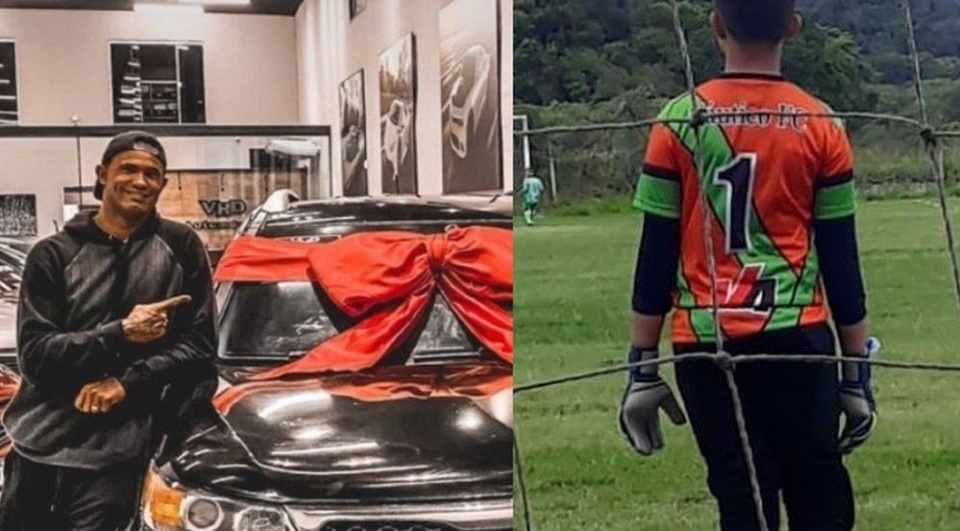 Goleiro Bruno com um carro novo e do outro lado o filho do goleiro