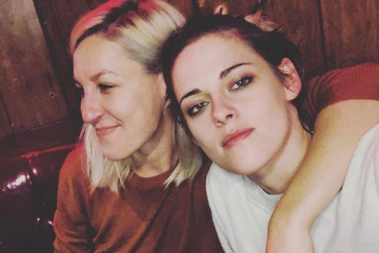 Kristen Stewart atriz Dylan Meyer 'Nós vamos nos casar', afirmou a atriz à programa de rádio. Kristen Stewart anuncia que está noiva da roteirista Dylan Meyer