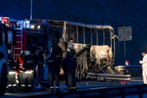Acidente de ônibus mata pelo menos 45 pessoas na Bulgária
