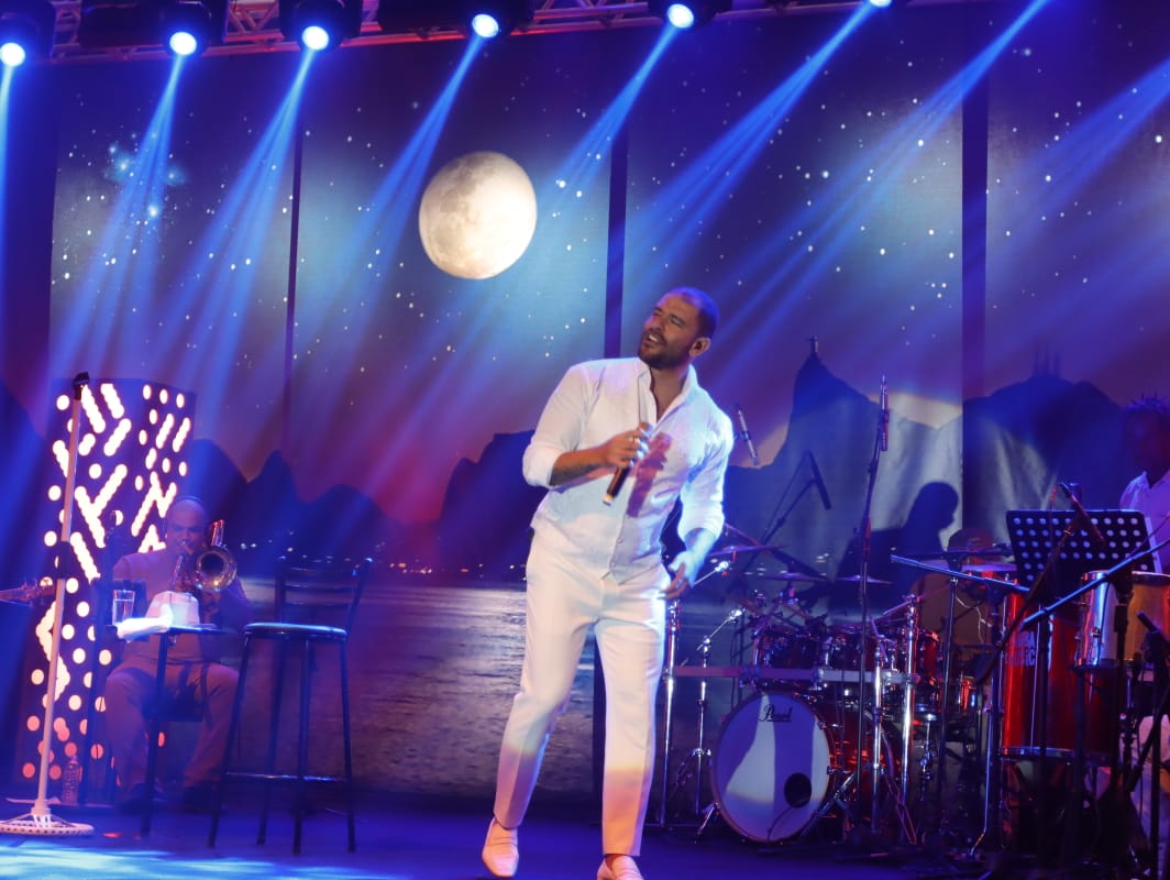 Projeto "O Rio Continua Lindo. E perto!" realiza show de Diogo Nogueira em Goiânia