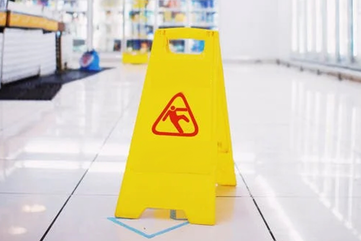 Supermercado de Goiânia terá de pagar R$ 6 mil a cliente que escorregou em chão molhado (Foto: Pixabay)