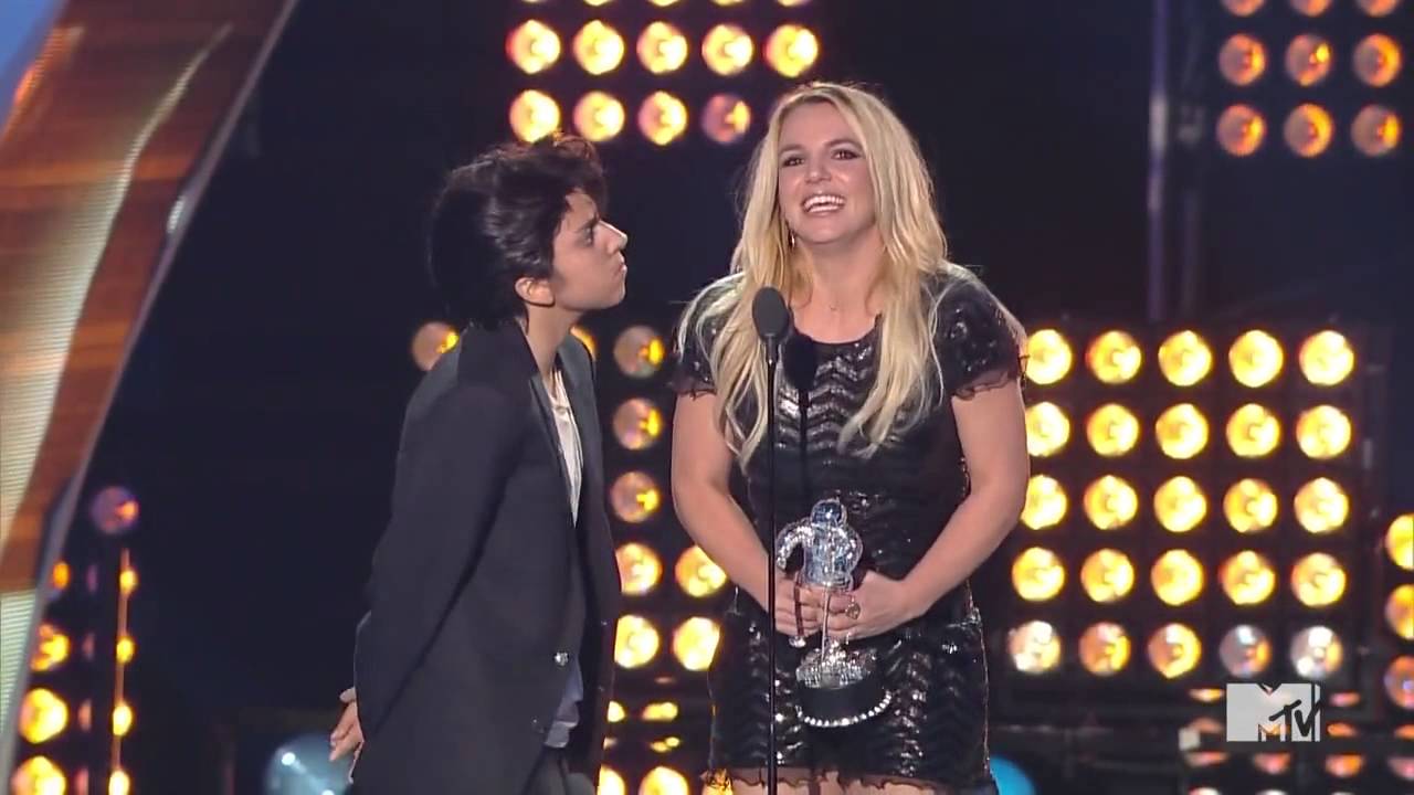 Lady Gaga elogia Britney Spears: 'Você mudou o rumo das mulheres'