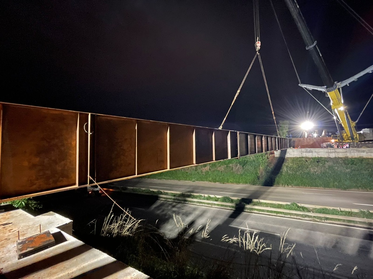 Prefeitura inicia içamento de vigas do Viaduto da Enel na BR-153