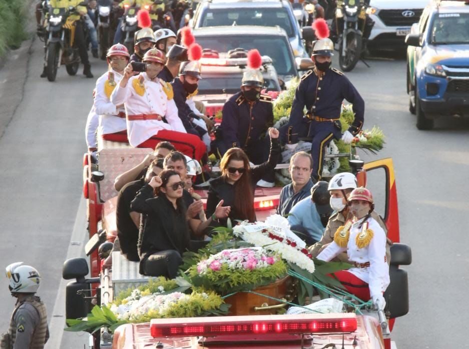Rainha da sofrência: a despedida de Marília Mendonça em Goiânia