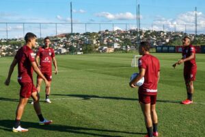 Jogadores do Atlético-MG durante treino em Belo Horizonte