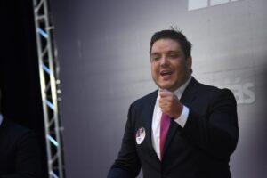 Rodolfo questiona Pedro Paulo sobre relação com políticos