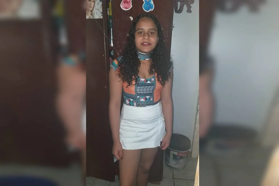 A menina saiu na manhã de sexta, dizendo que iria para uma excursão escola, mas não voltou para casa