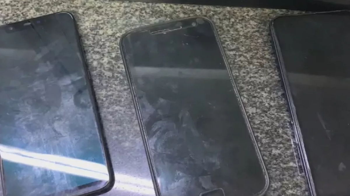 Homem é suspeito de furtar celulares de colegas após partida de futebol amador em Goiânia