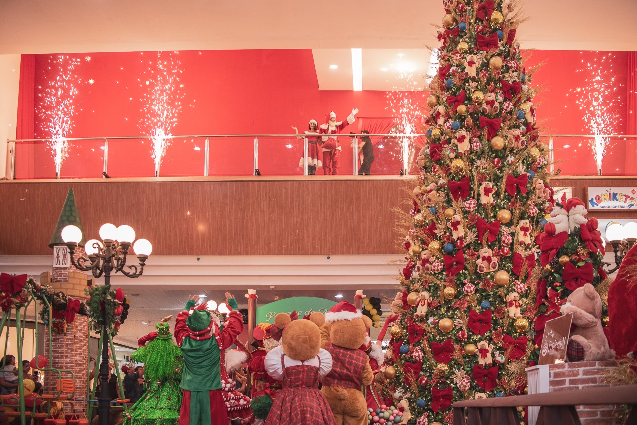 Natal no Araguaia Shopping recebe Papai Noel (foto) neste sábado