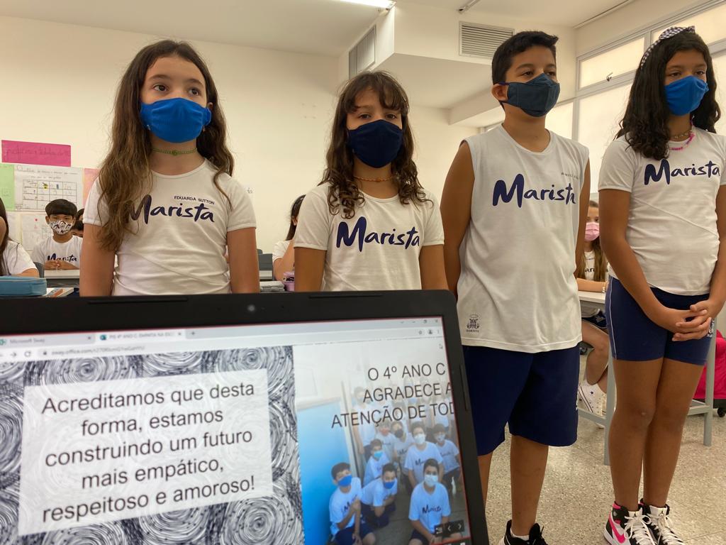 Estudantes do quarto ano apresentam a temática/tema “Empatia Na Escola” durante fórum das crianças; evento foi realizado com partilhas entre os colégios.