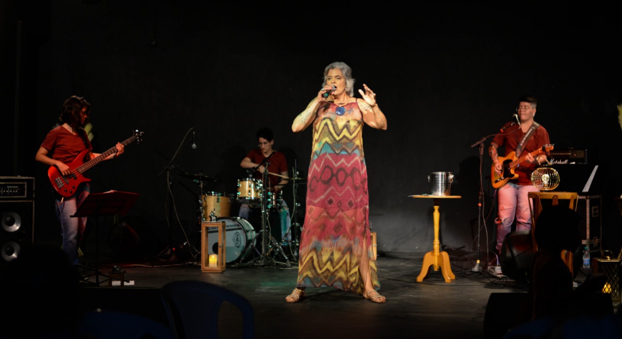 Cantora Cristiane Couto em Goiânia 