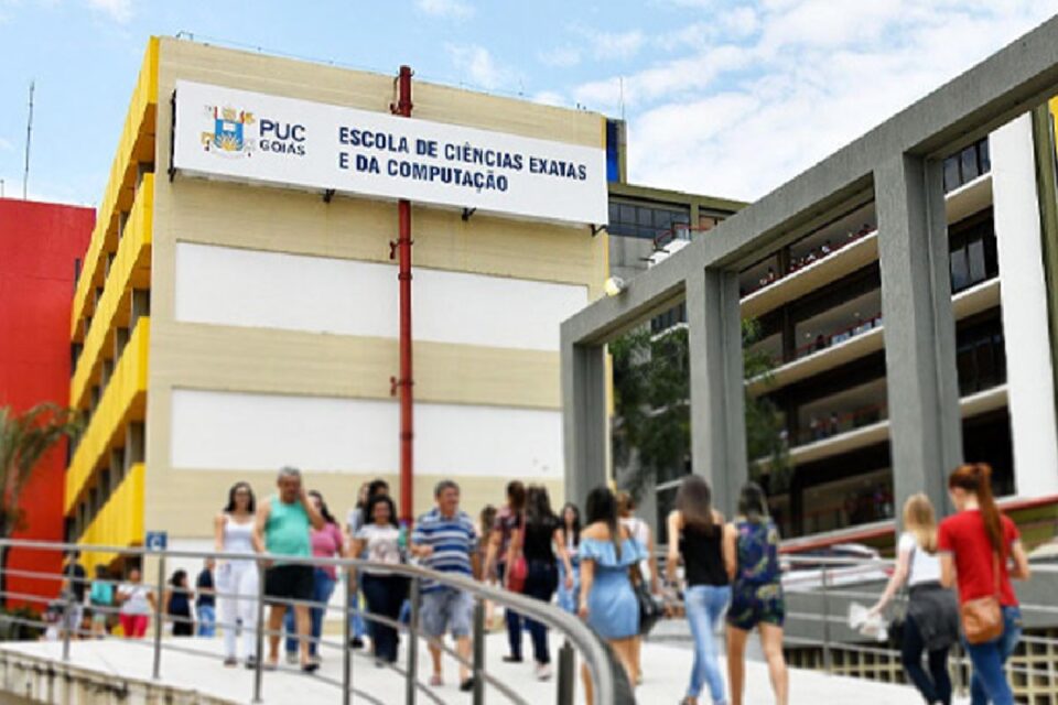 DCE da PUC Goiás critica reajuste nas mensalidades: 'Sem debate com a comunidade'