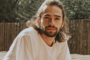 Cantor Marau, que se apresenta no Lowbrow nesta quinta-feira