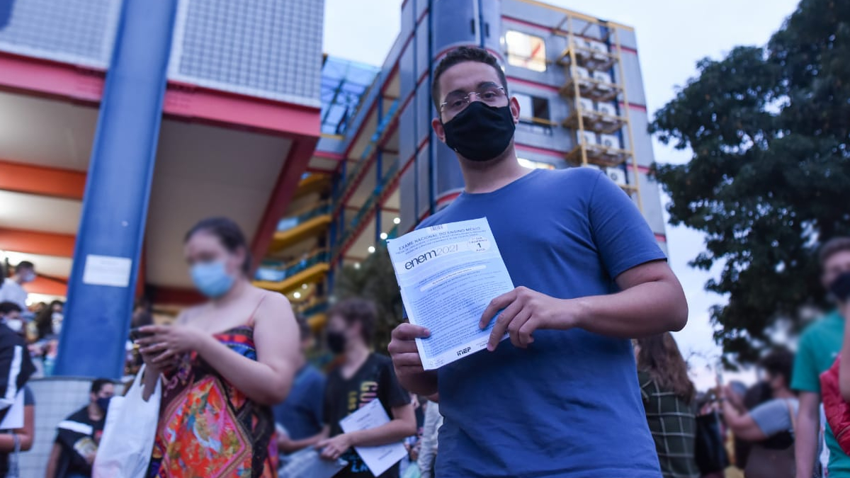 Enem 2021: Treineiro esperou o fim do exame para sair com caderno de provas