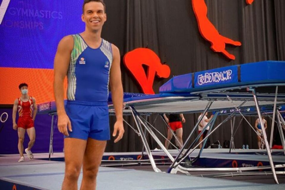 Rafael Andrade durante participação no Mundial de Ginástica de Trampolim