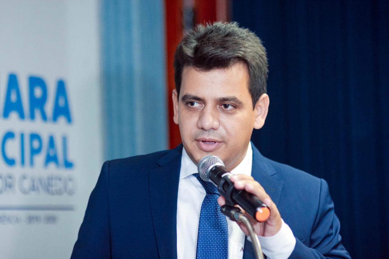 Câmara de Senador Canedo antecipa eleição e Carpegiane Silvestre é reeleito