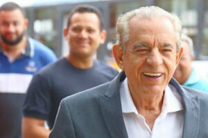 Filha de Iris diz que momento do ex-prefeito é delicado, mas que família tem fé