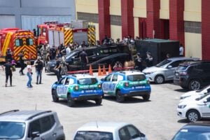 Corpo de Marília Mendonça chega ao Goiânia Arena para velório