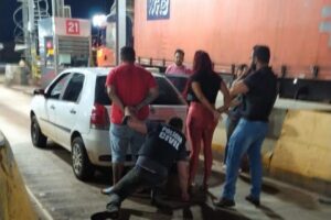 Casal foi preso no pedágio de Goianápolis na BR-153. (Foto: Divulgação/GIH)