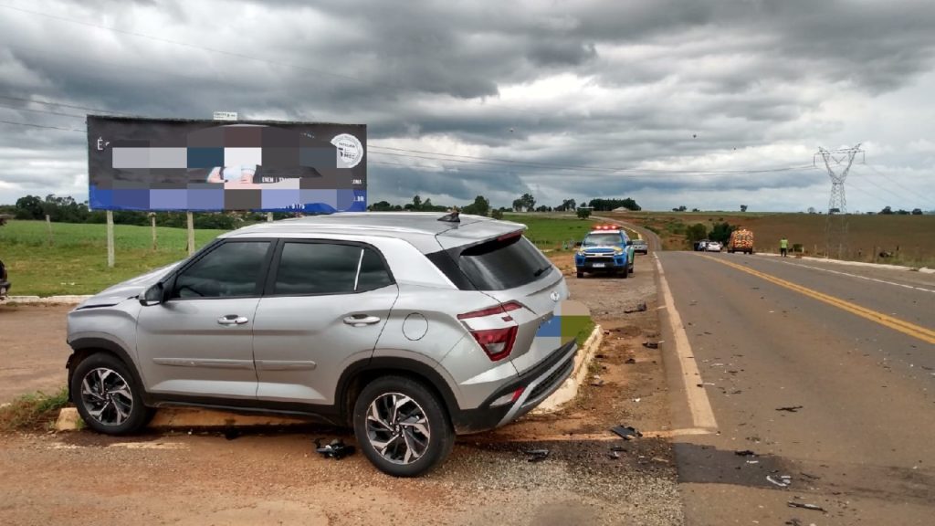 Acidente entre dois veículos deixa duas vítimas feridas na GO-330, próximo à Urutaí