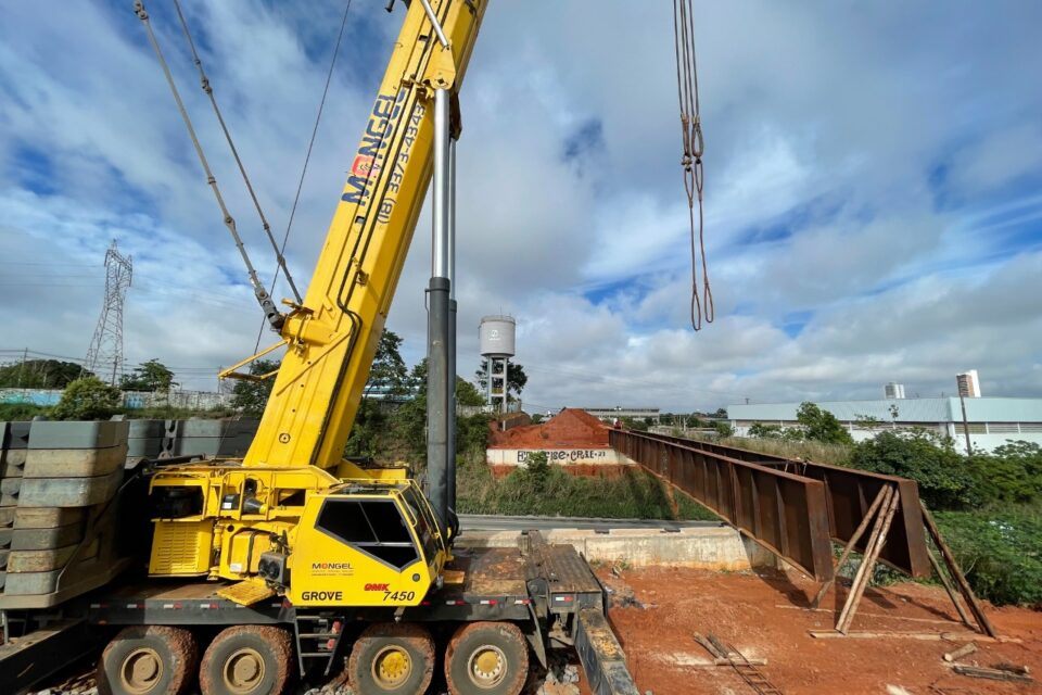 Prefeitura inicia içamento de vigas do Viaduto da Enel na BR-153