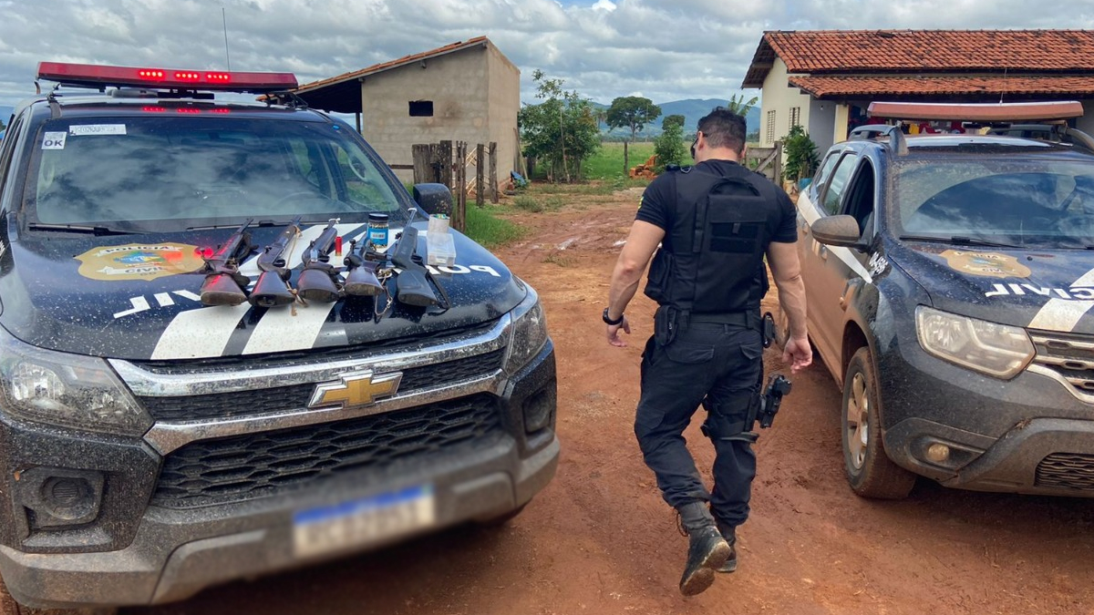 Suspeito de decapitar cães para ameaçar madrasta é preso com arma de uso restrito