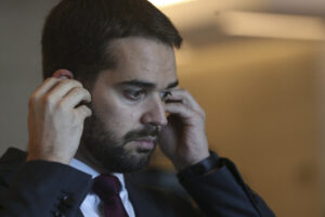 App tem instabilidade e Leite pede reunião para discutir erros em votação de prévias