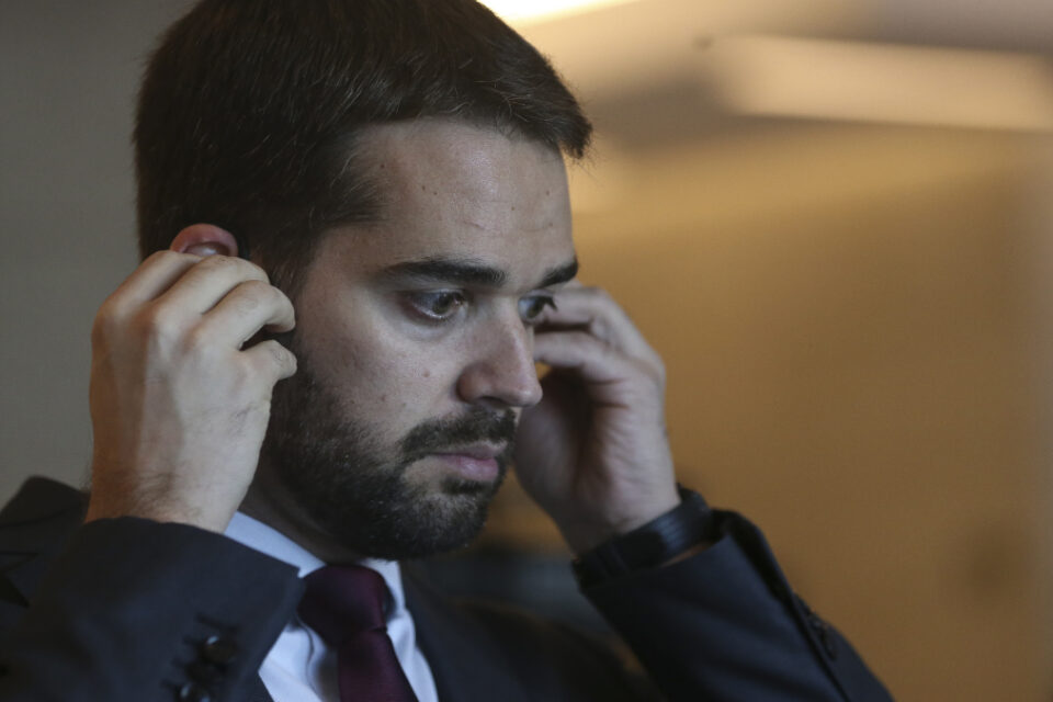 App tem instabilidade e Leite pede reunião para discutir erros em votação de prévias