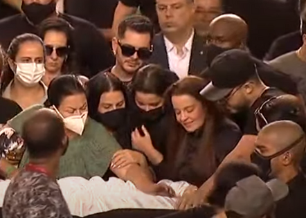 Maraisa defende Maiara após velório de Marília Mendonça