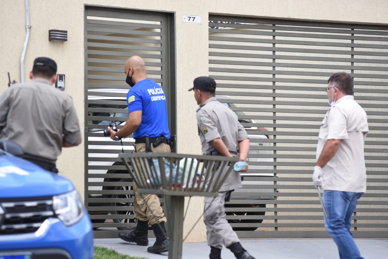 É regular o estado de saúde do homem suspeito de matar a irmã e a tia a facadas, em Senador Canedo, na manhã desta sexta-feira (26). (Foto: Jucimar de Sousa/Mais Goiás)