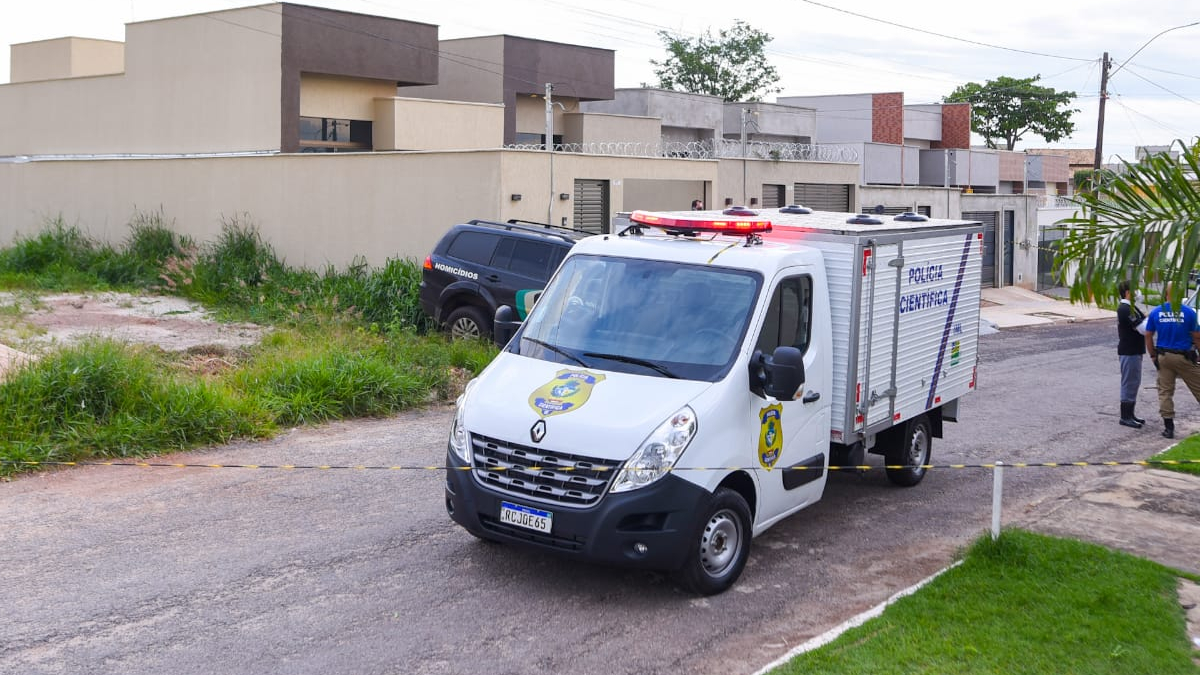 Vítimas de duplo homicídio em Senador Canedo receberam pelo menos duas facadas cada