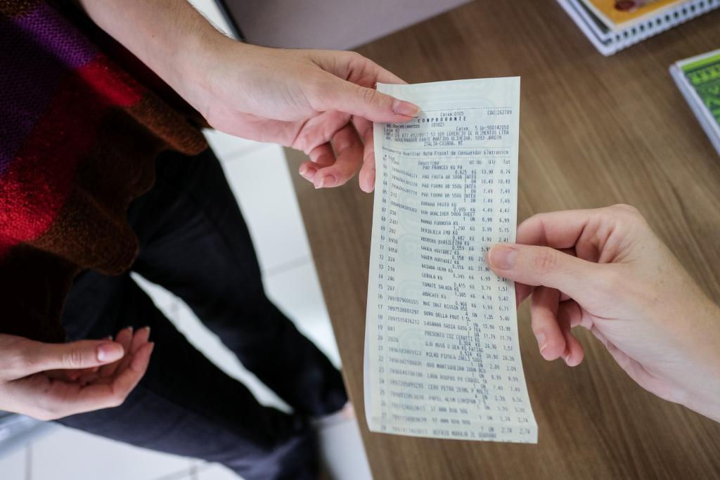 Suspeitos aproveitaram volume de turistas para distribuir notas falsas, em Aruanã (Foto ilustrativa: Secom - MT)