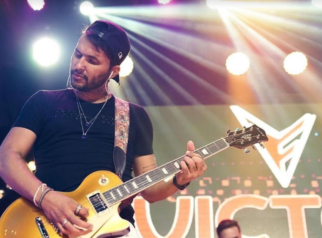 Cantor Jenner Melo lança EP 'Diferente', com 4 faixas animadas e dançantes