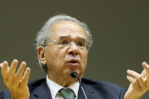 Auxílio Brasil: ministro diz que não há fonte permanente de custeio