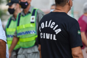 Servidores de Goiás protestam por data base em frente à Assembleia Legislativa