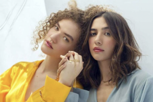 Duo Anavitória leva dois prêmios principais do Grammy Latino 2021