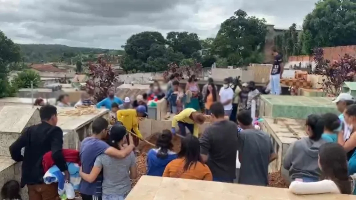 Mãe e filha assassinadas em triplo homicídio de Corumbá são sepultadas nesta terça (30)